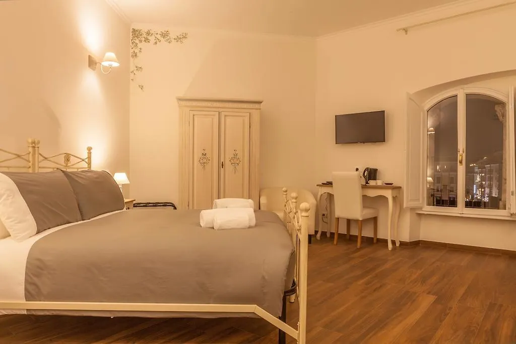 Donna Margherita Rome Suite & Rooms Italy