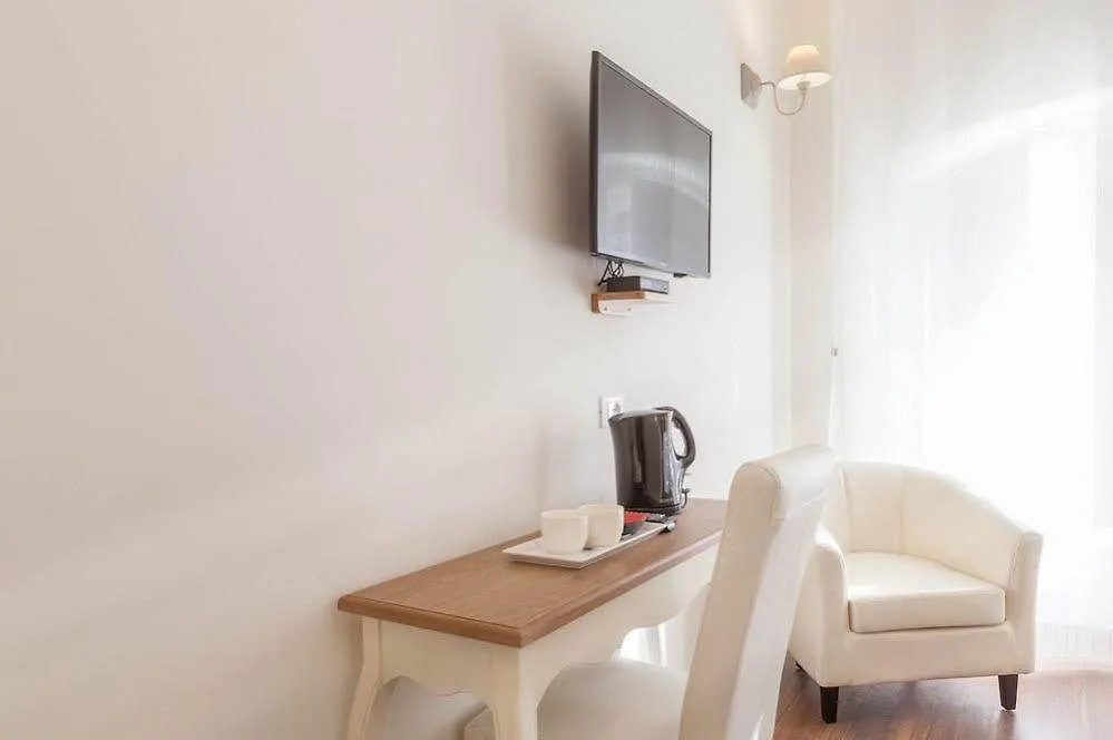 Donna Margherita Rome Suite & Rooms Italy